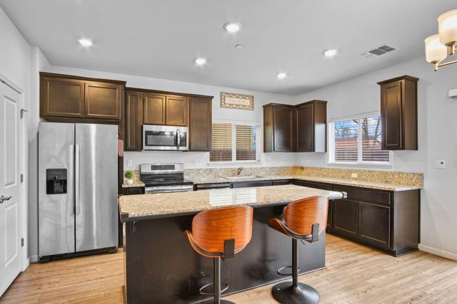 741 Ephesus Ave, Sacramento, CA 95838