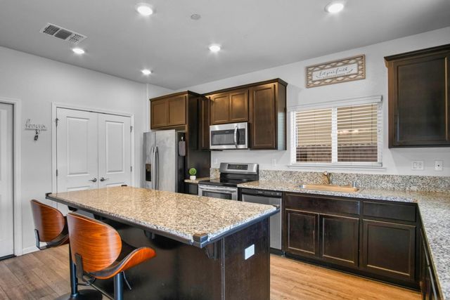 741 Ephesus Ave, Sacramento, CA 95838