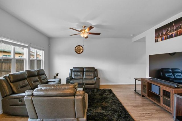 741 Ephesus Ave, Sacramento, CA 95838