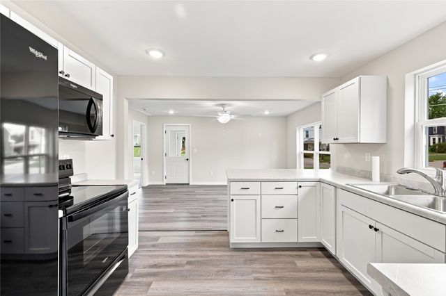 406 4th Avenue, Grinnell, IA 50112