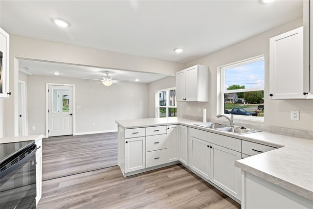 406 4th Avenue, Grinnell, IA 50112