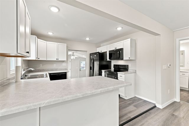 406 4th Avenue, Grinnell, IA 50112