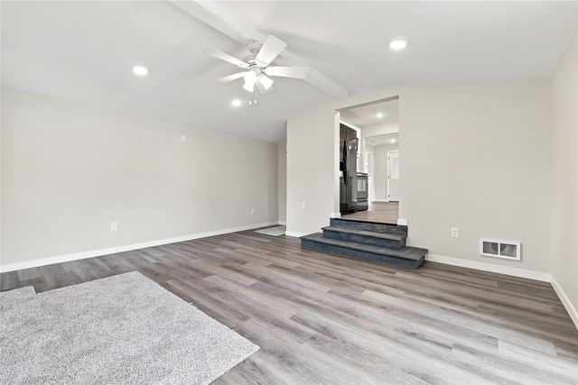 406 4th Avenue, Grinnell, IA 50112