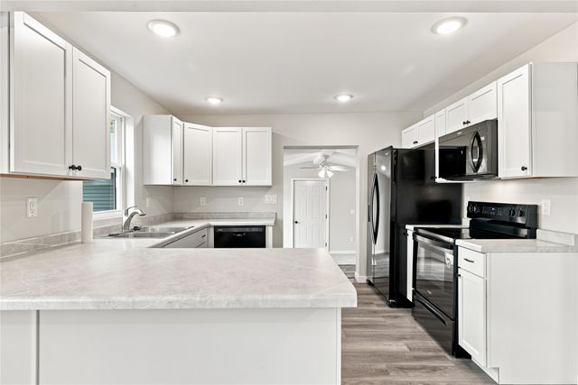 406 4th Avenue, Grinnell, IA 50112