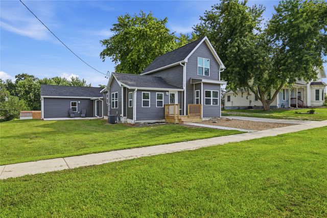 406 4th Avenue, Grinnell, IA 50112
