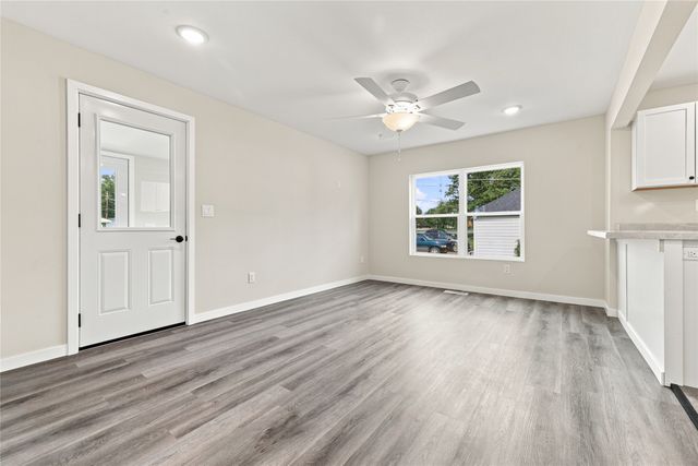 406 4th Avenue, Grinnell, IA 50112