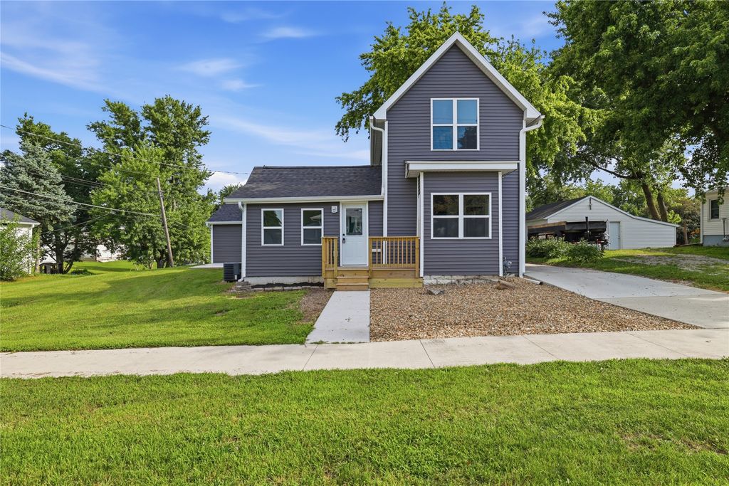 406 4th Avenue, Grinnell, IA 50112