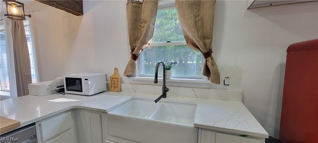 22601 Harms Road, Cleveland, OH 44143