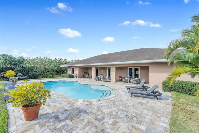 15150 SW 240th St, Homestead, FL 33032