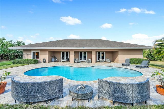 15150 SW 240th St, Homestead, FL 33032