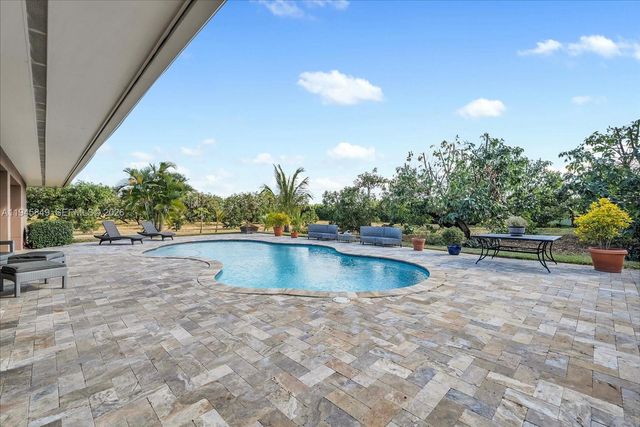 15150 SW 240th St, Homestead, FL 33032