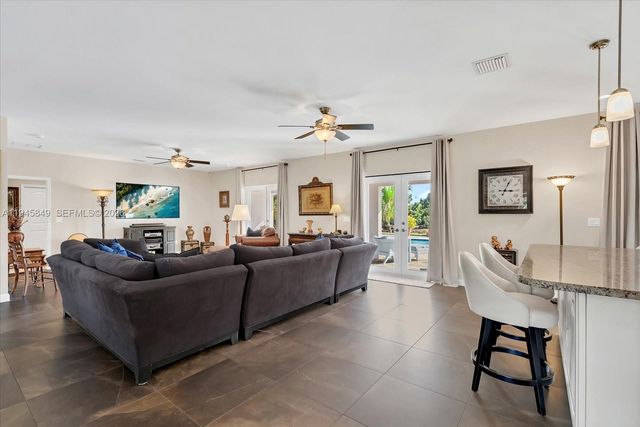 15150 SW 240th St, Homestead, FL 33032