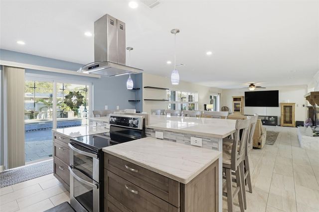 2551 CASILLA WAY S, St Petersburg, FL 33712