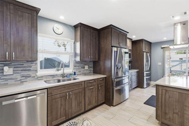 2551 CASILLA WAY S, St Petersburg, FL 33712