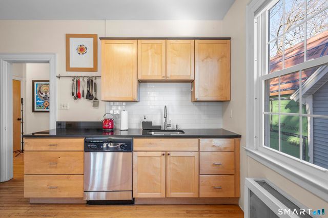 53 Canner Street APT 4, New Haven, CT 06511