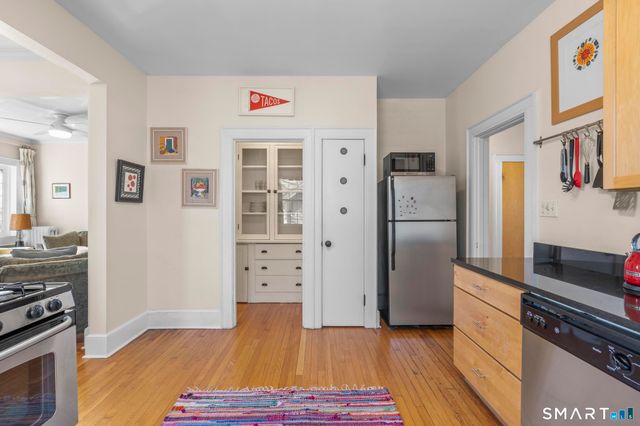 53 Canner Street APT 4, New Haven, CT 06511