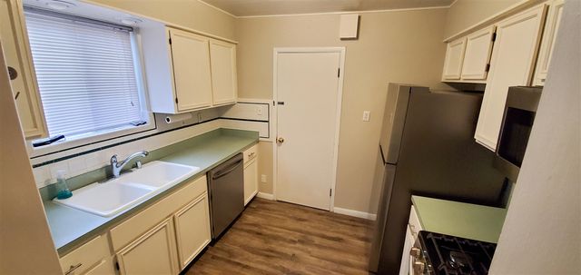 907 E Fifth Street, Royal Oak, MI 48067