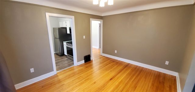 907 E Fifth Street, Royal Oak, MI 48067