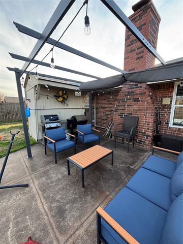 9620 Nichols Road, The Village, OK 73120