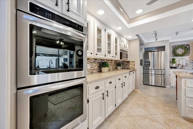 1810 Barleton Way, Houston, TX 77058