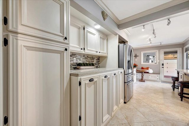 1810 Barleton Way, Houston, TX 77058
