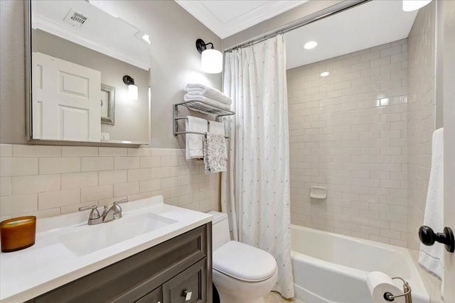 1810 Barleton Way, Houston, TX 77058