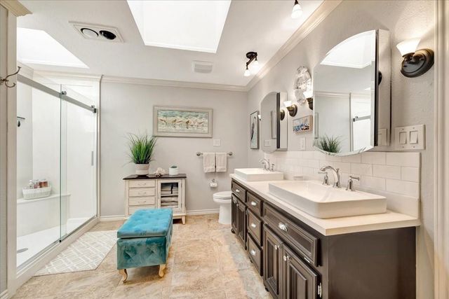 1810 Barleton Way, Houston, TX 77058