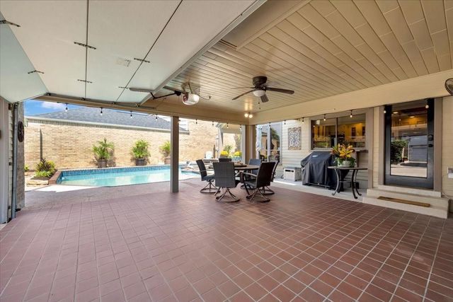1810 Barleton Way, Houston, TX 77058