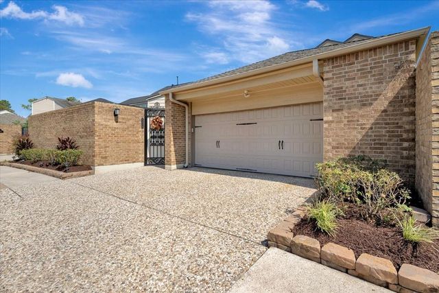 1810 Barleton Way, Houston, TX 77058