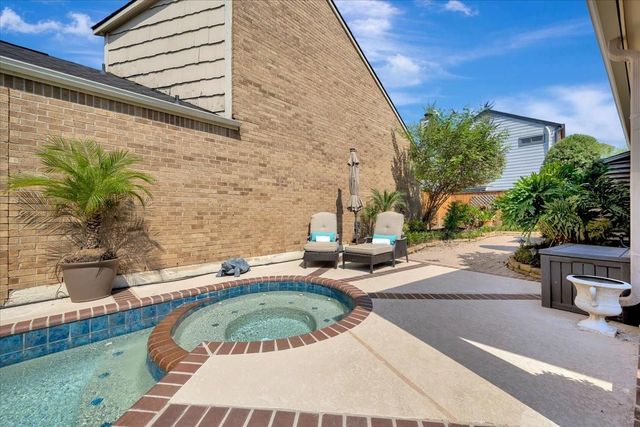 1810 Barleton Way, Houston, TX 77058