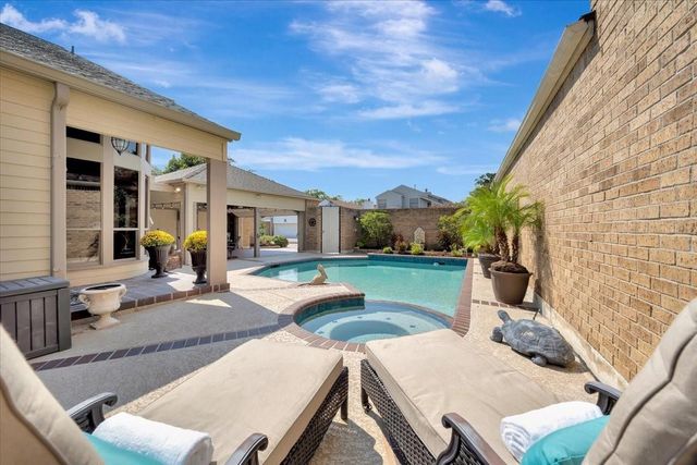 1810 Barleton Way, Houston, TX 77058