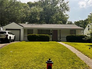 7625 Locust Street, Kansas City, MO 64131
