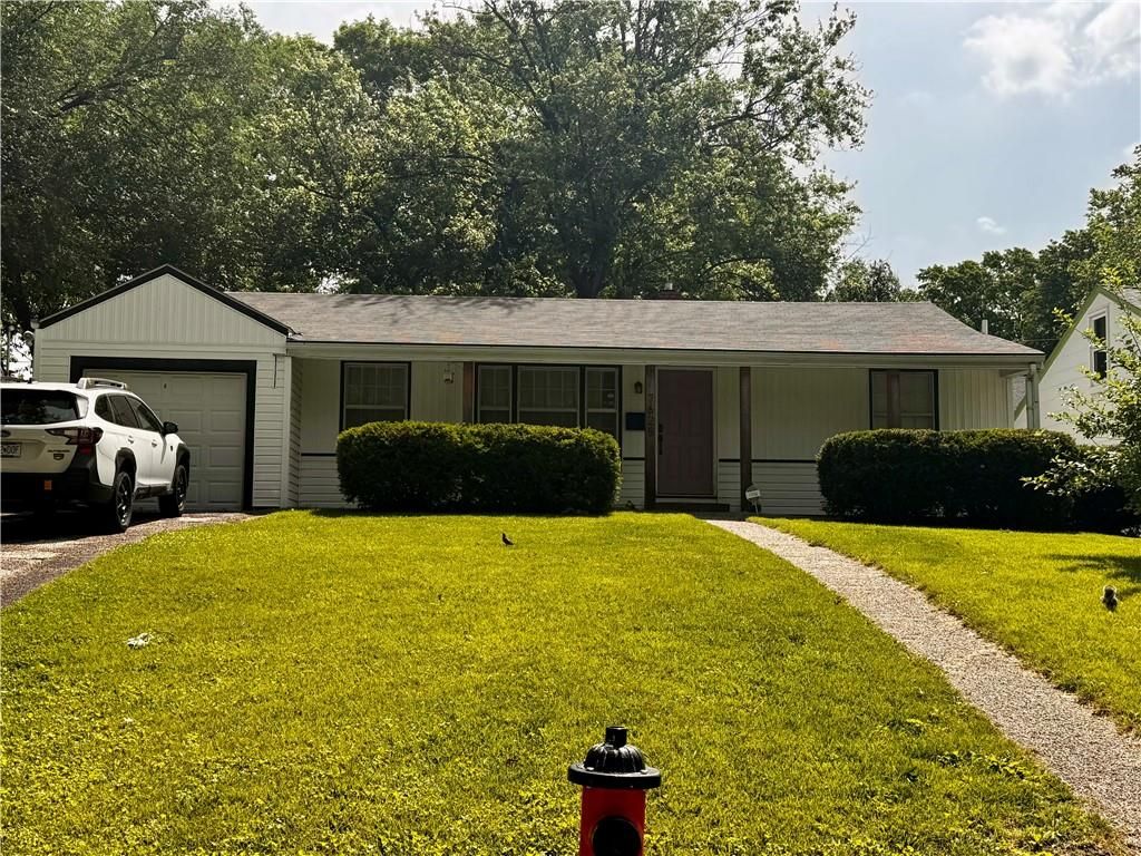 7625 Locust Street, Kansas City, MO 64131