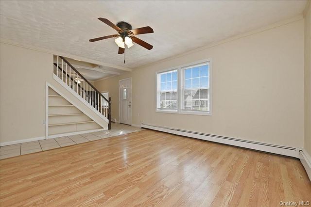 113 Hickory Lane, Levittown, NY 11756