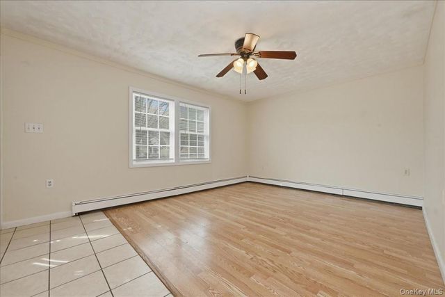 113 Hickory Lane, Levittown, NY 11756