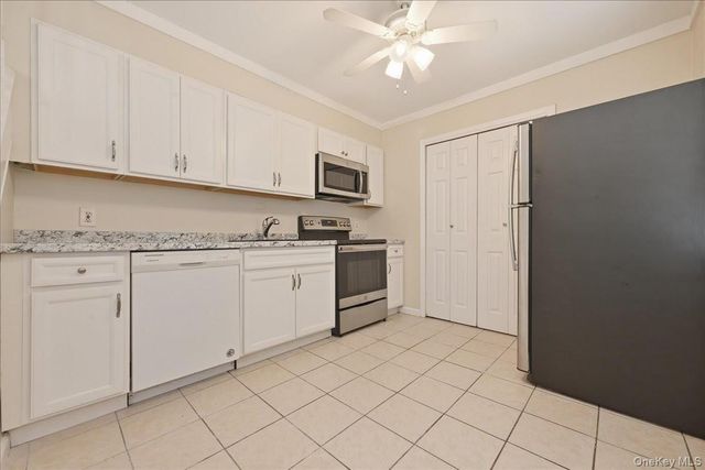 113 Hickory Lane, Levittown, NY 11756