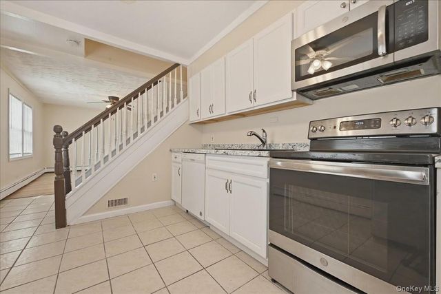 113 Hickory Lane, Levittown, NY 11756