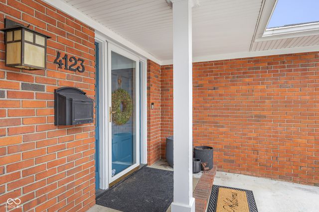 4123 N Riverside Drive, Columbus, IN 47203