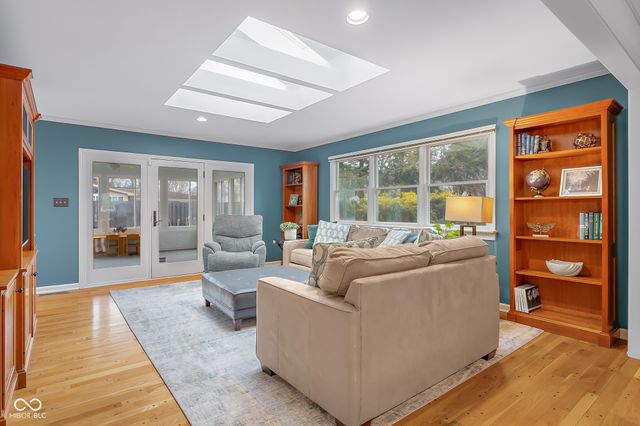 4123 N Riverside Drive, Columbus, IN 47203