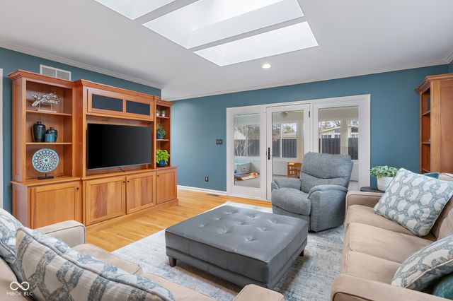 4123 N Riverside Drive, Columbus, IN 47203