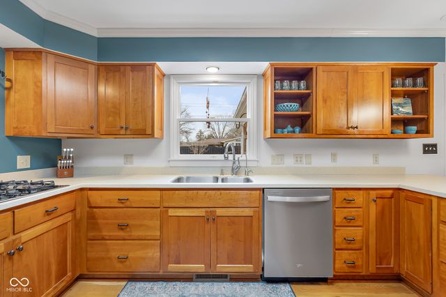 4123 N Riverside Drive, Columbus, IN 47203