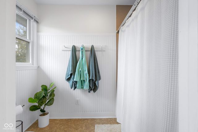 4123 N Riverside Drive, Columbus, IN 47203