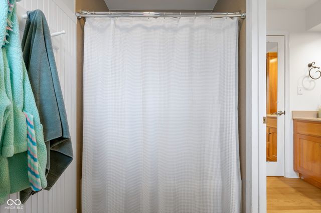 4123 N Riverside Drive, Columbus, IN 47203