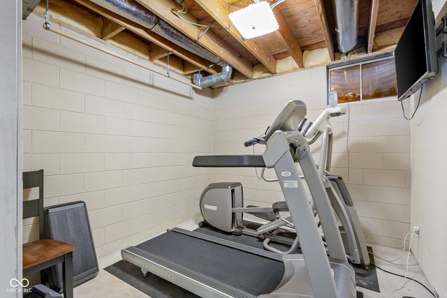 4123 N Riverside Drive, Columbus, IN 47203