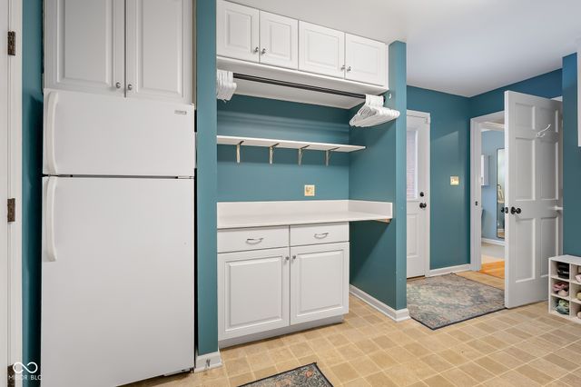 4123 N Riverside Drive, Columbus, IN 47203