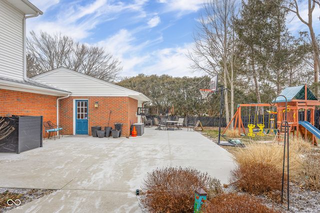 4123 N Riverside Drive, Columbus, IN 47203