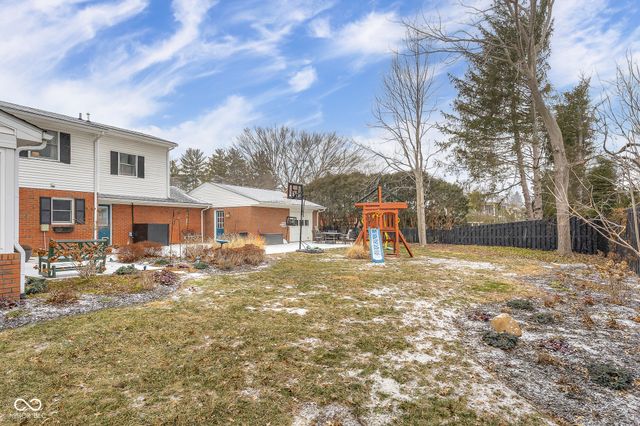 4123 N Riverside Drive, Columbus, IN 47203