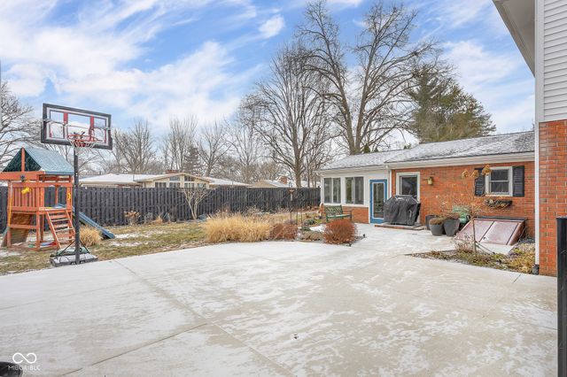 4123 N Riverside Drive, Columbus, IN 47203