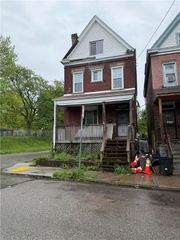 810 N Lang Ave, Homewood-brushton, PA 15208