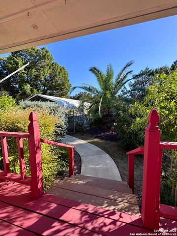 745 Trail Crest, Canyon Lake, TX 78133